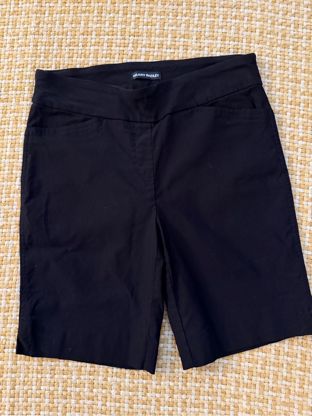 Hillary Radley Black Stretch Pull-on Shorts
Size M (8-10) 9” inseam